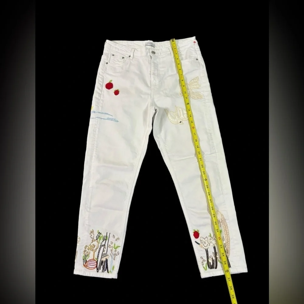 Zara woman Denim Embroidered High Waist New
Boyfriend Cut Jeans Size: US… - Picture 8 of 12